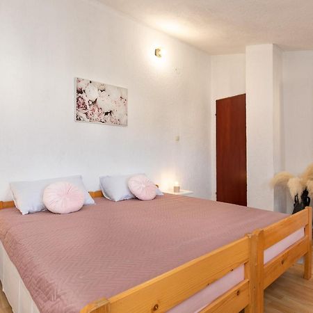 Apartman Umpa 奥米沙利 外观 照片