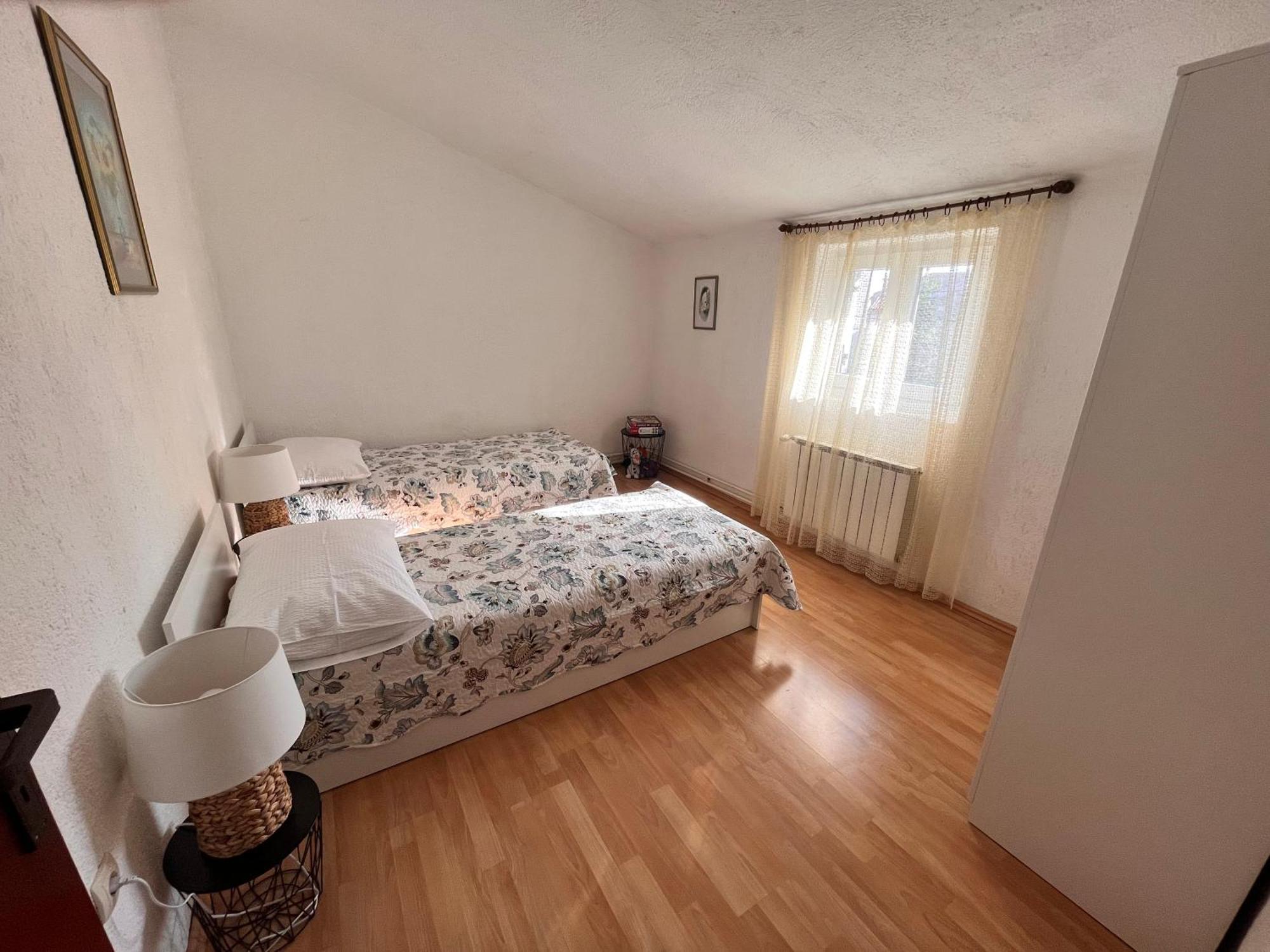 Apartman Umpa 奥米沙利 外观 照片